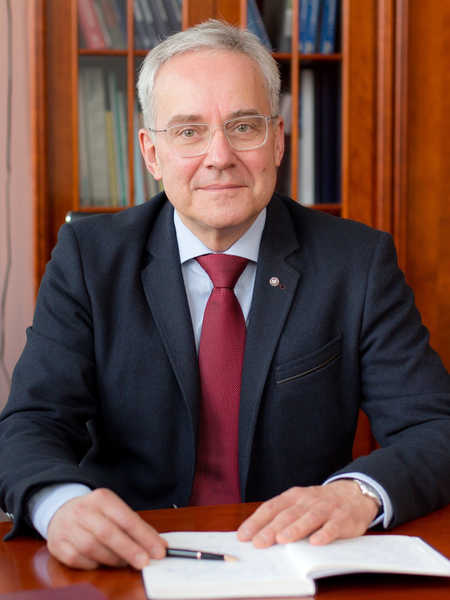 prof. dr hab. n. med. Maciej Słodkowski