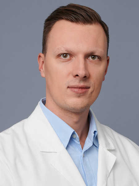 lek. Adrian Roszewski