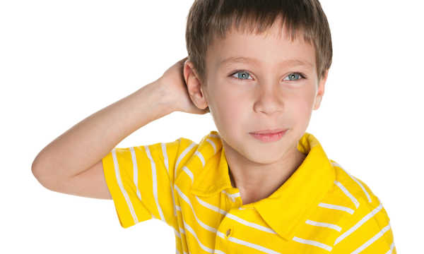 W jakim wieku można przeprowadzić korekcję odstających uszu?