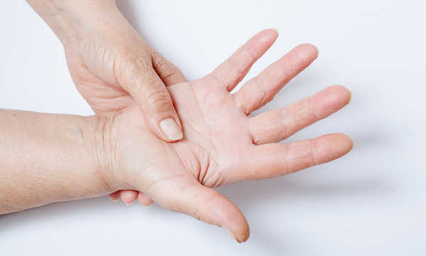Neurorehabilitacja ręki przy pomocy HandTutor - jak to działa