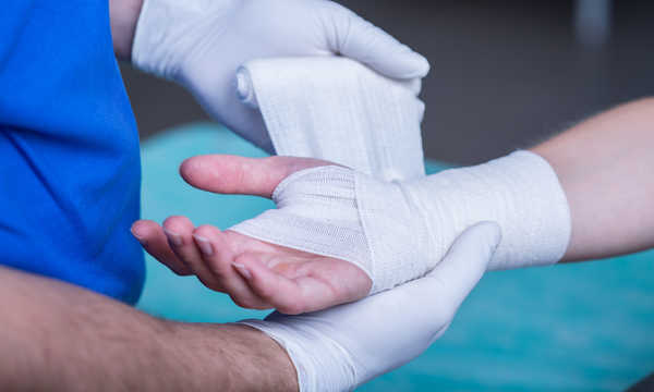 W Opolu stosują nowatorską metodę leczenia trudno gojących się ran